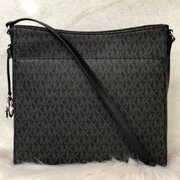 ❌SOLD❌MICHAEL KORS LG CROSSBODY BAG & WALLET - Picture 4 of 7